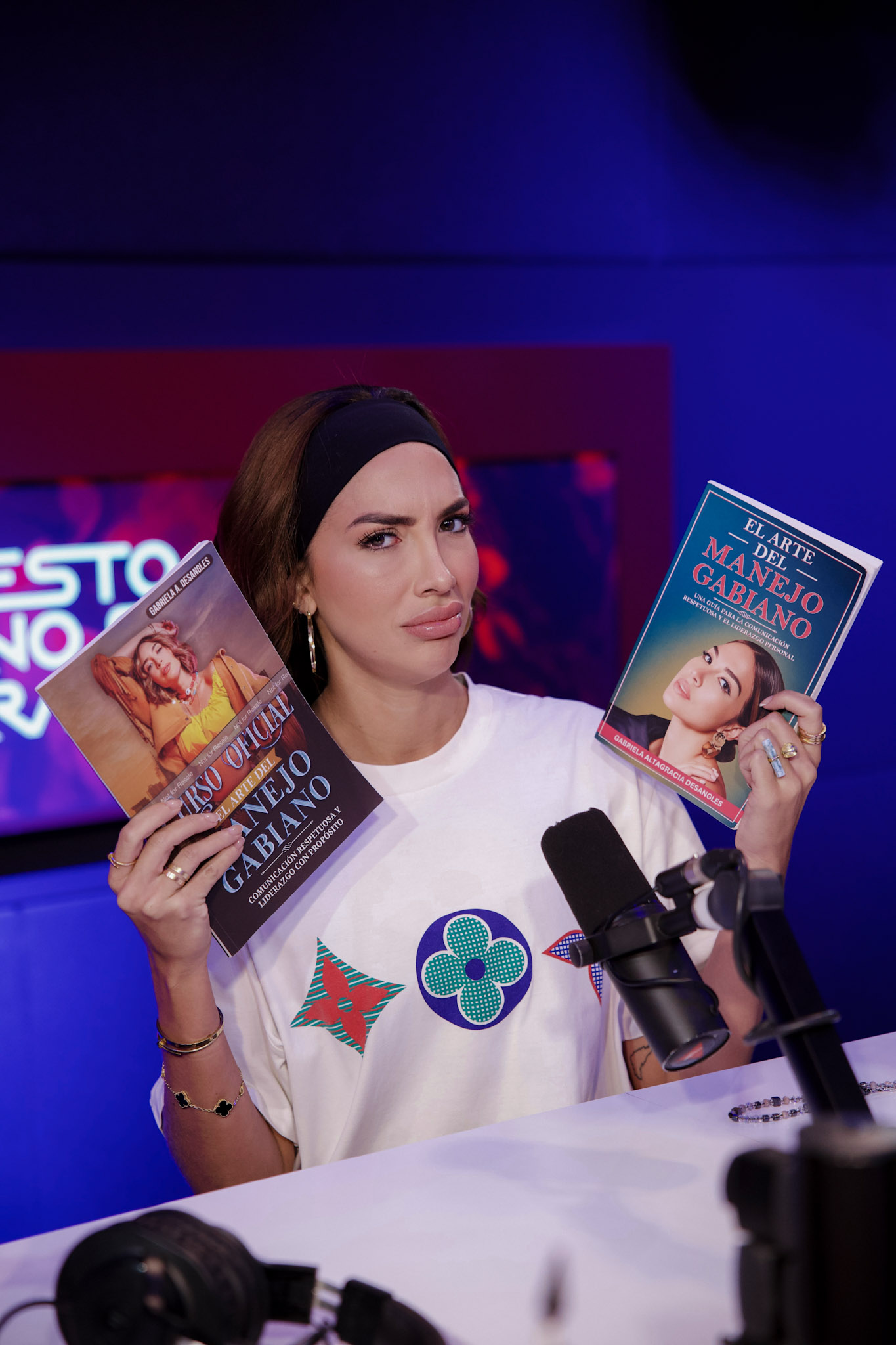 Gabi Desangles es víctima de usurpación de identidad literaria; plantea acciones legales contra escritor de los libros