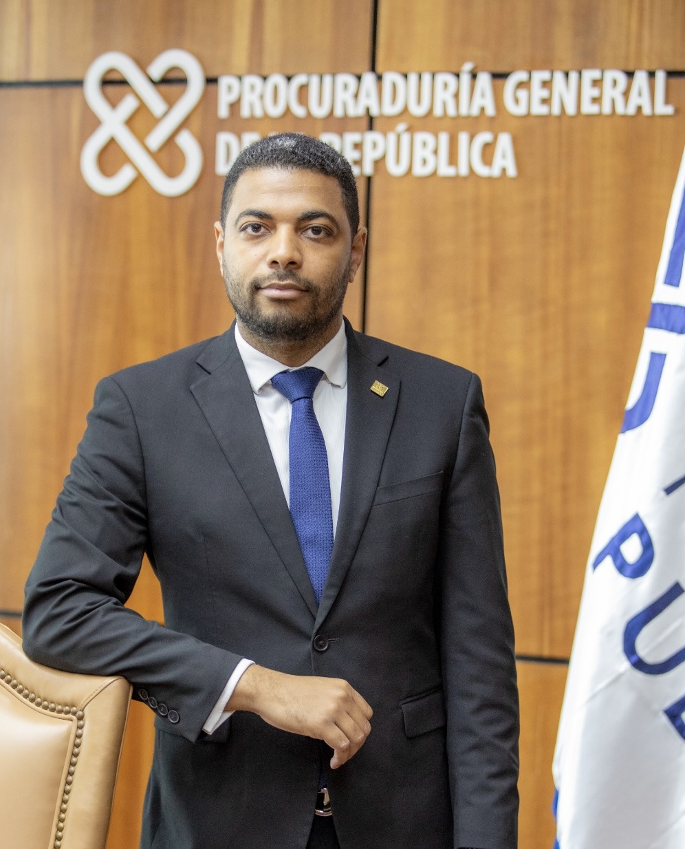 Miembro del Consejo Superior del Ministerio Público recibe reconocimiento en la 41.ª entrega de los Premios Selección