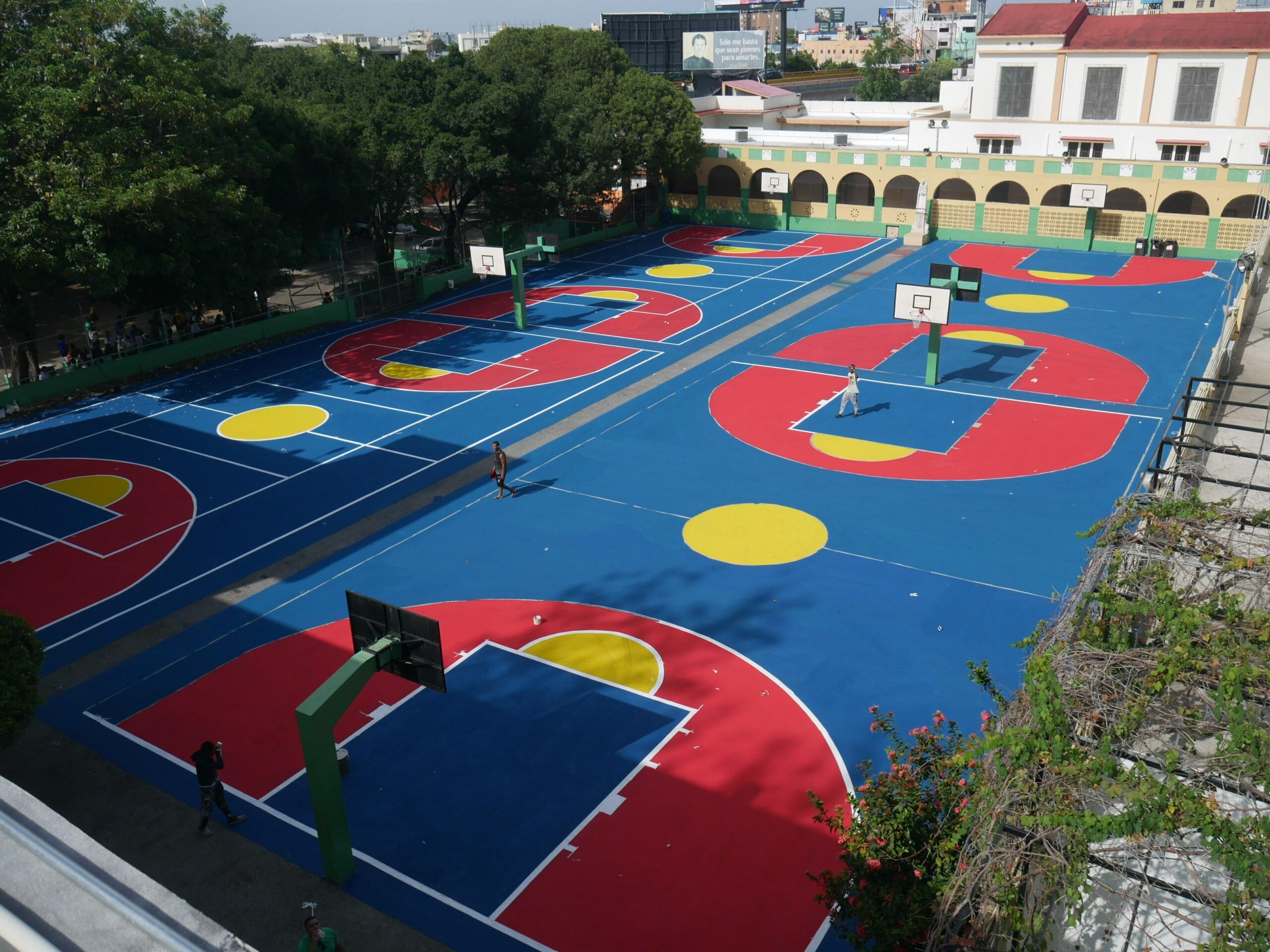 INEFI realiza operativo masivo de reparación de canchas escolares en todo el país