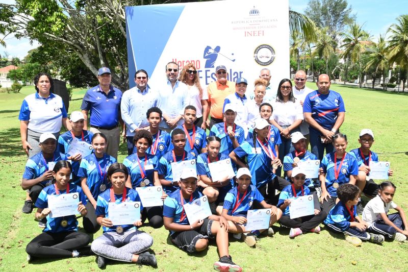INEFI  y Fedogolf llevan deporte a las aulas públicas con campamento pionero