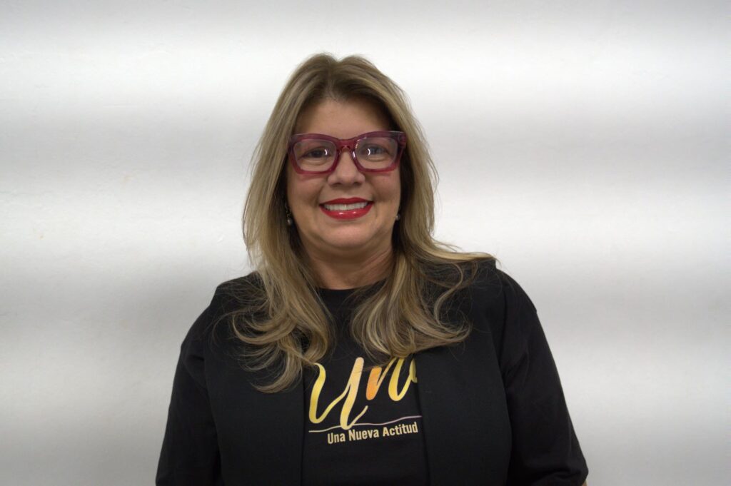 La pastora Lucy Cosme afirmó que, si tenemos las actitudes correctas, somos impresionantes, durante la conferencia cristiana “Una Nueva Actitud”