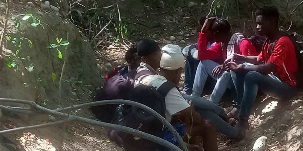 Ejército detiene a siete nacionales haitianos cuando cruzaban río en San Juan de la Maguana