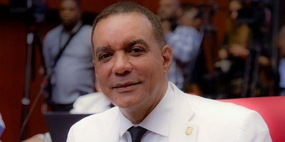 Senador Carlos Gómez destaca primer año de Abinader como exitoso, humano y transparente