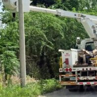 Alcaldía y Edesur instalan luminarias en Sabana Yegua