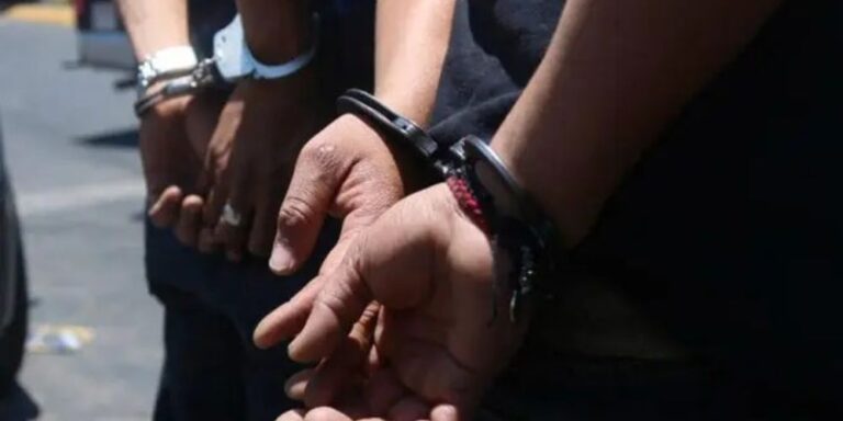 PN detiene en Puerto Plata a dos hombres con pistola de aire comprimido y motocicleta ocupada