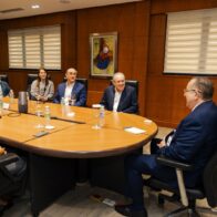 Magín junto a empresarios.