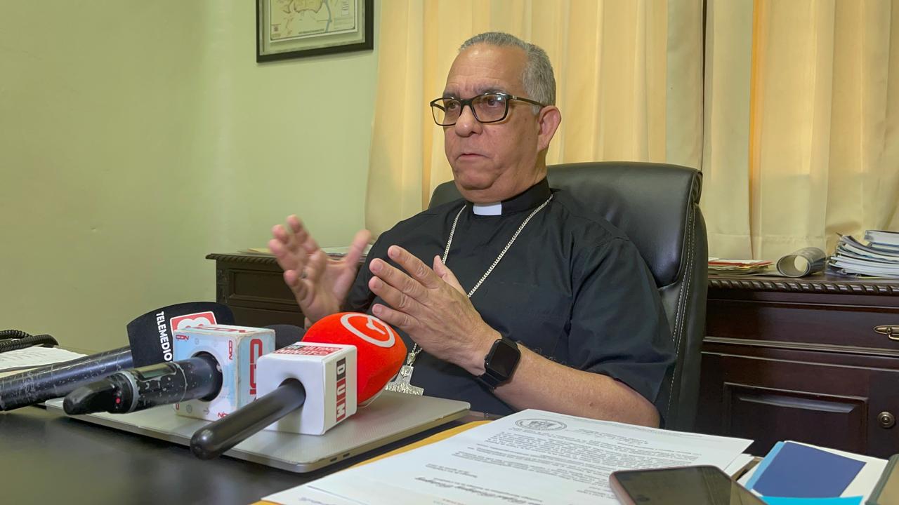 Arzobispo de Santiago pide reforzar educación en valores para frenar feminicidios en RD