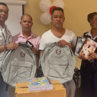 con jornada de entrega de útiles escolares