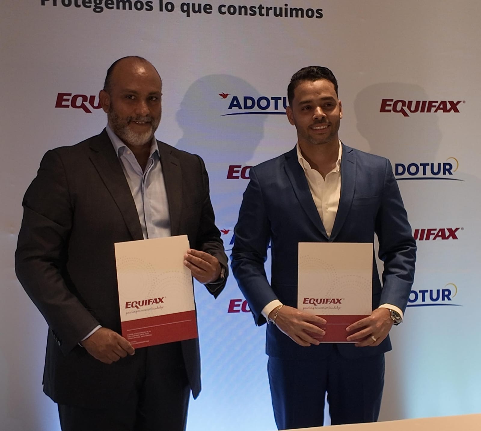 ADOTUR y Equifax firman acuerdo para fortalecer el turismo
