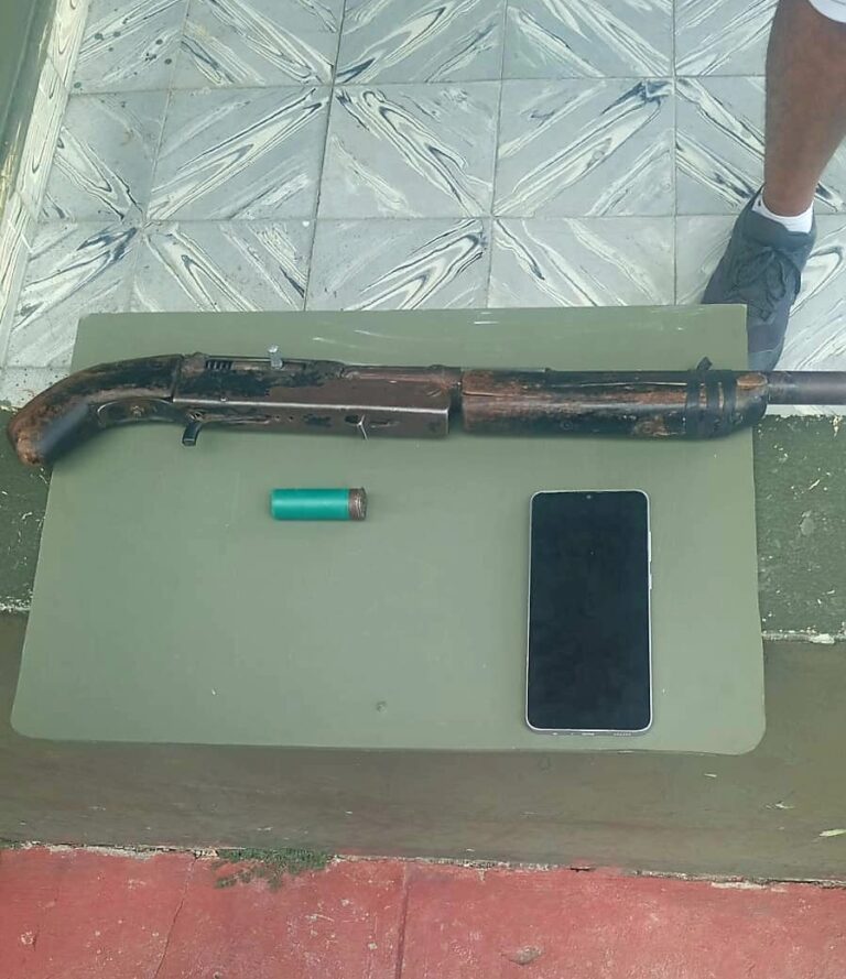 Ejército detiene a haitiano con una escopeta de fabricación casera en Elías Piña