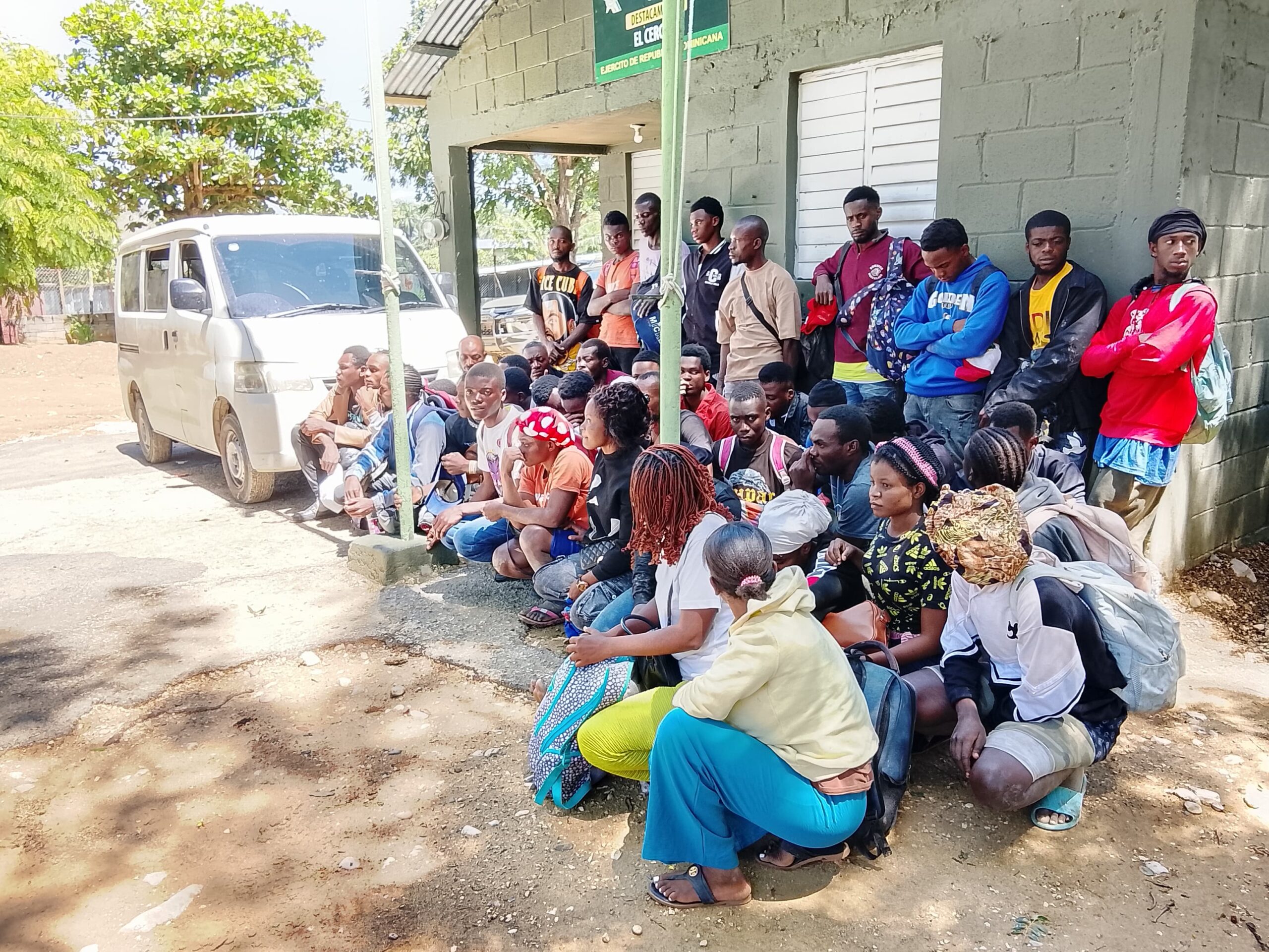 Ejército detiene a 42 haitianos en condición migratoria irregular