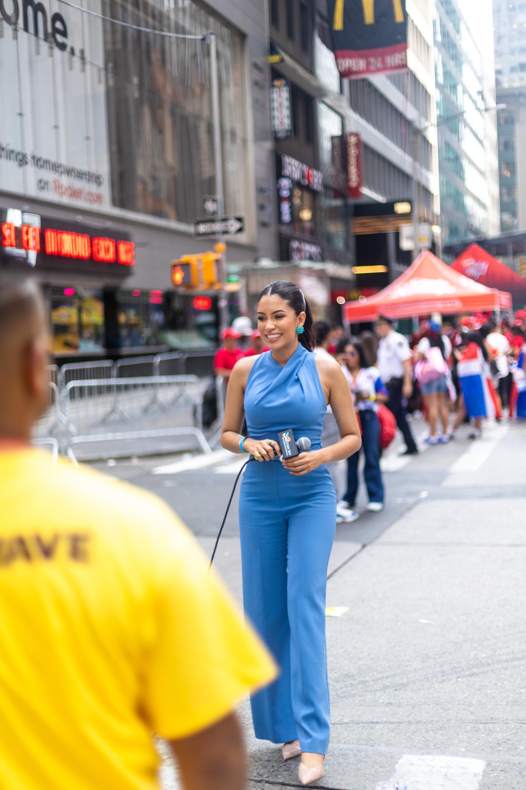 Melissa Santos brilla en el Desfile Dominicano de Manhattan y la Gran Parada del Bronx