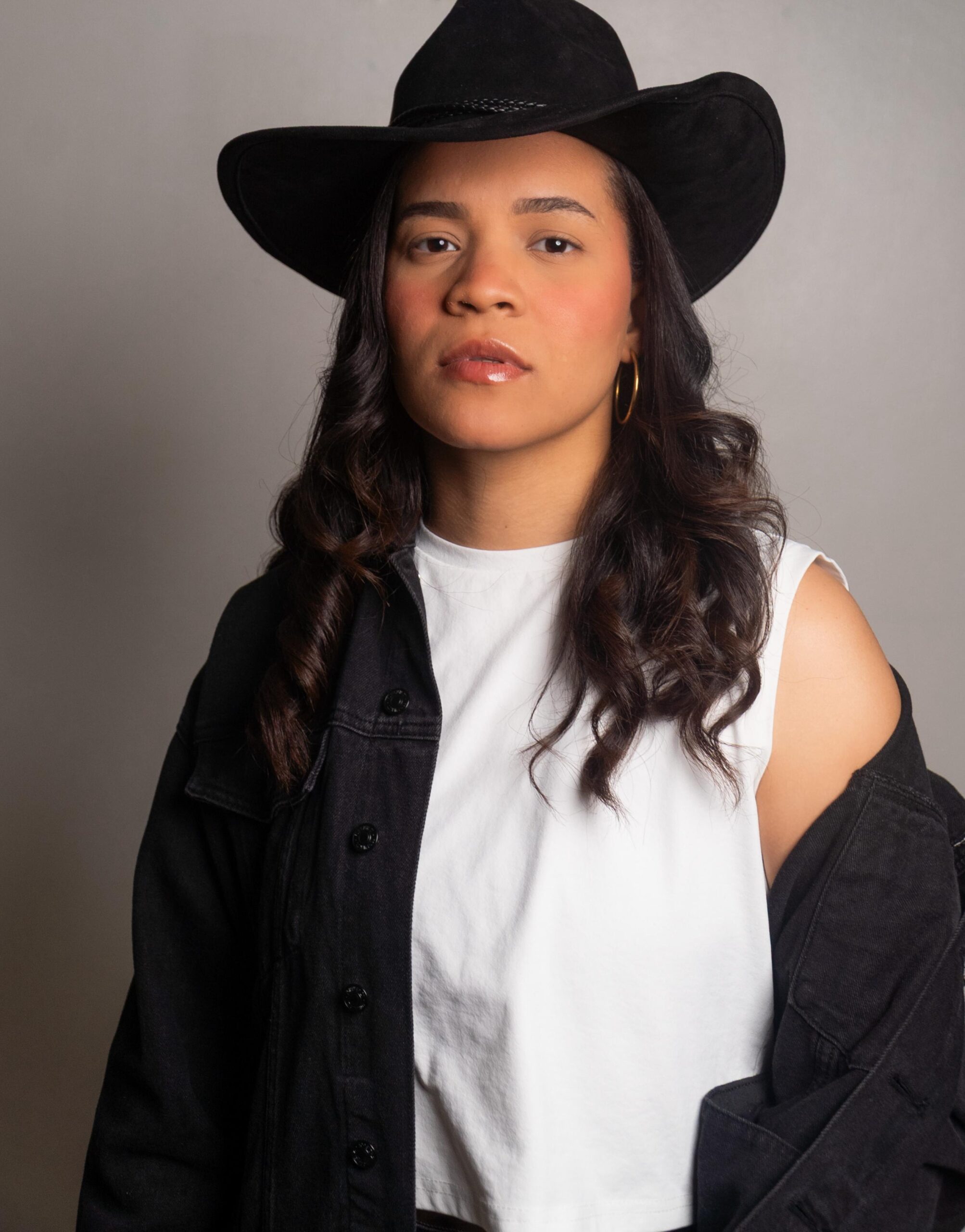 Caroll Díaz lanza su EP debut, "Tocó Olvidarte"