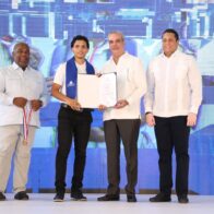 Presidente Abinader encabeza graduación de 2,848 jóvenes del programa Oportunidad 14-24