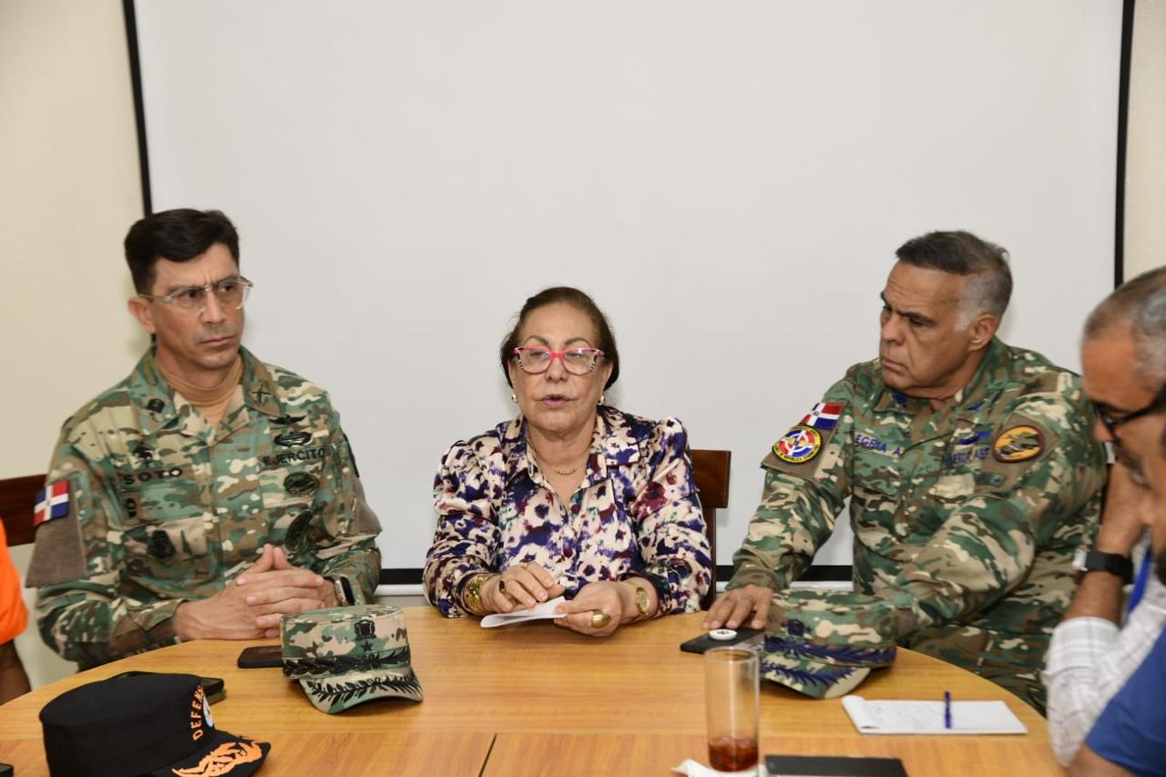 Organismos de emergencia se mantienen en sesión permanente en Santiago ante amenaza de del Huracán Erin