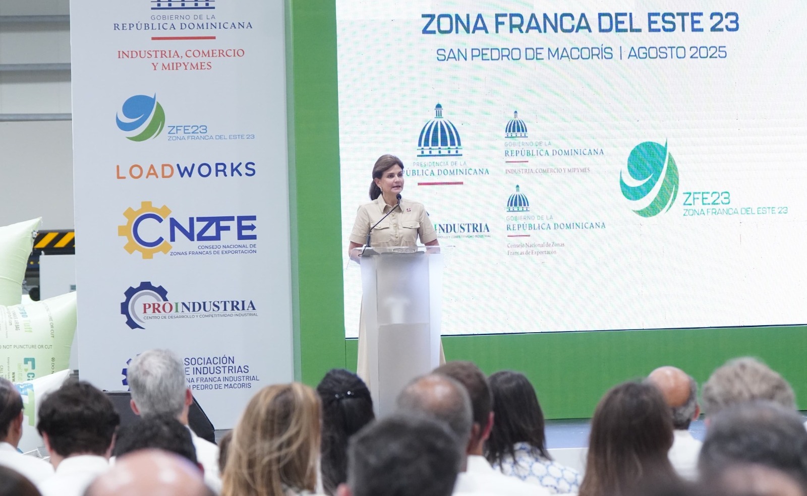Vicepresidenta encabeza inauguración de dos nuevas naves en Zona Franca de San Pedro de Macorís administrada por Proindustria