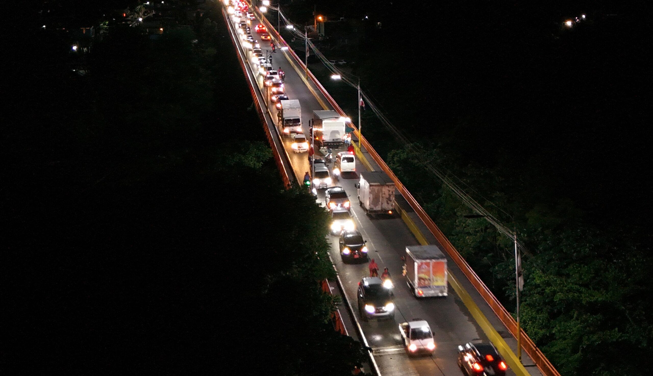 ASDN inaugura remozamiento e iluminación del puente La Barquita