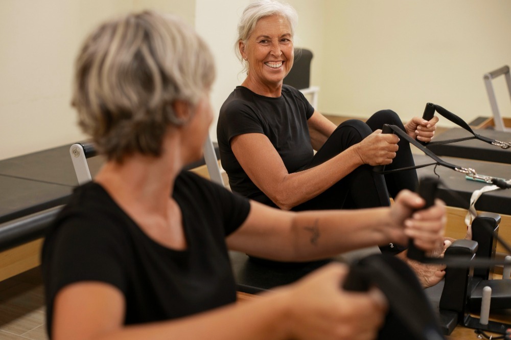 Descubre los beneficios de practicar pilates en la tercera edad