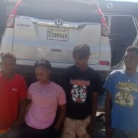 Interceptan vehículo con haitianos indocumentados; reconocido contrabandista logra escapar