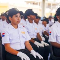 Policía Nacional gradúa a 250 jóvenes en programa comunitario en Santo Domingo Este
