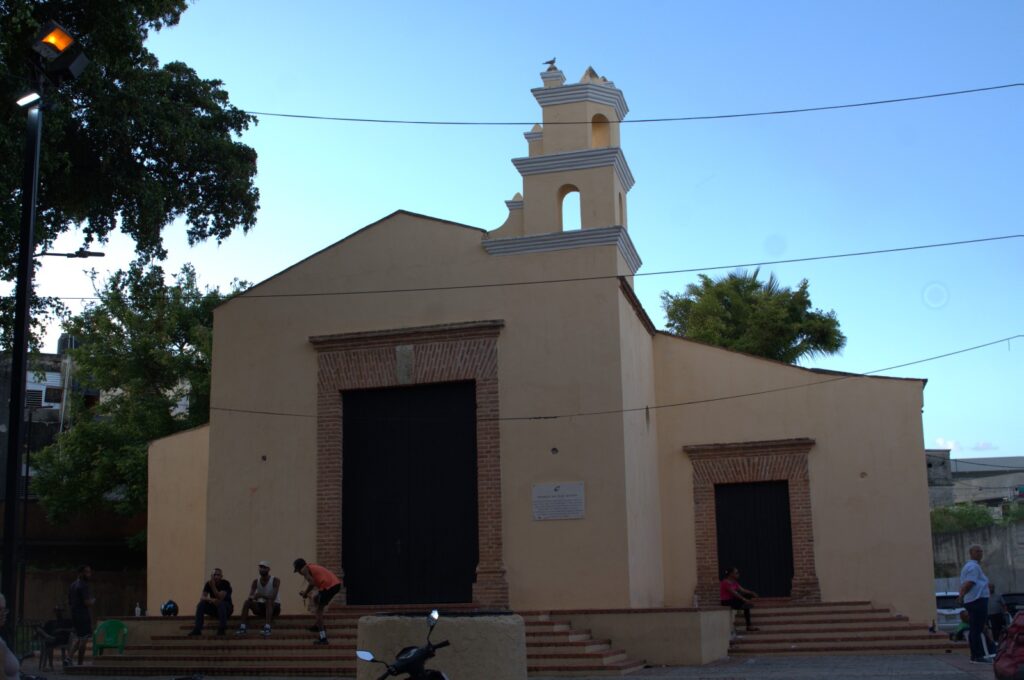 Ministerio de Turismo rescata parroquias históricas en la Ciudad Colonial