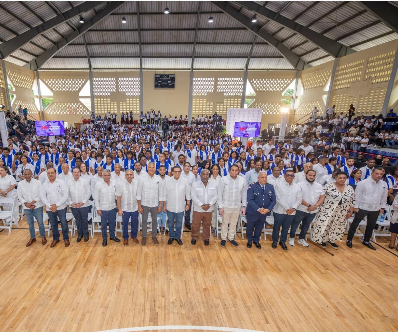 Oportunidad 14-24 celebra su décima graduación ordinaria con más de mil jóvenes egresados