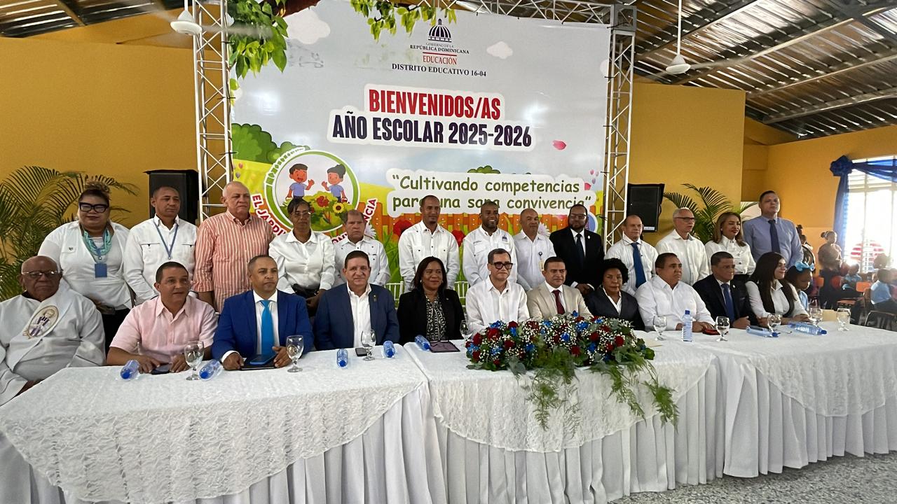 Con acto solemne en Bonao inician las clases del año escolar 2025-2026
