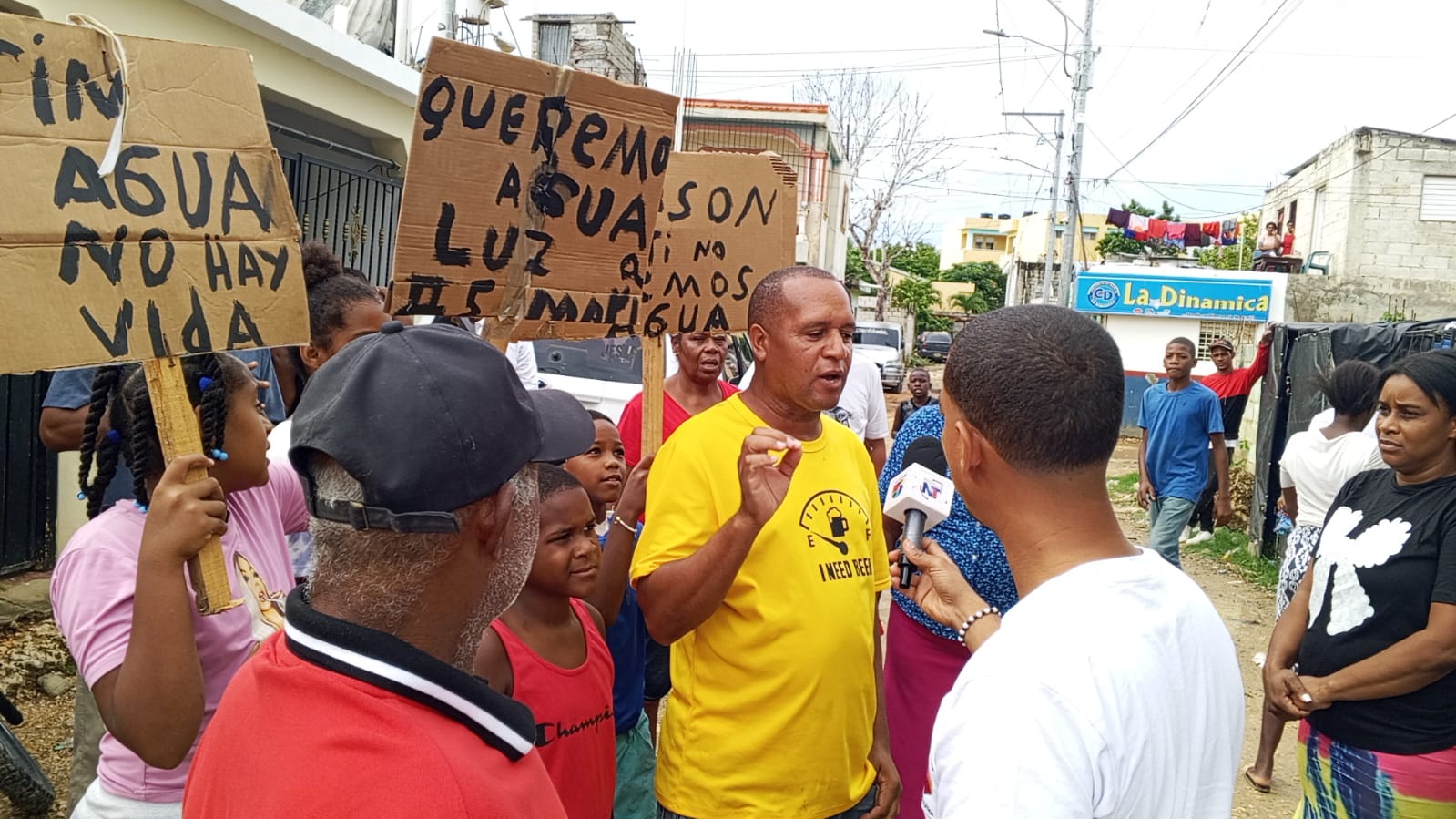 Sector Luz María 5 exige solución a problemas del agua y denuncia abandono oficial