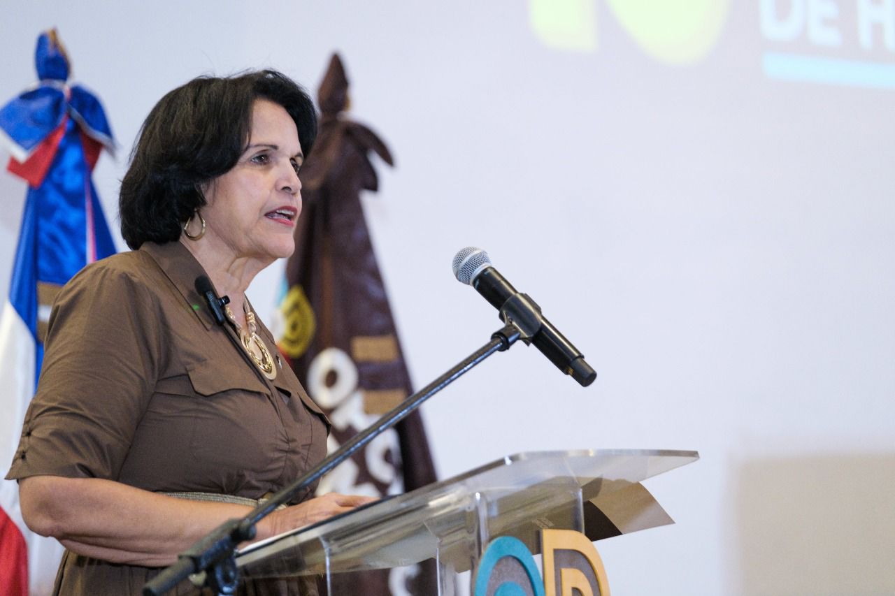 Minou Tavárez denuncia retrocesos democráticos