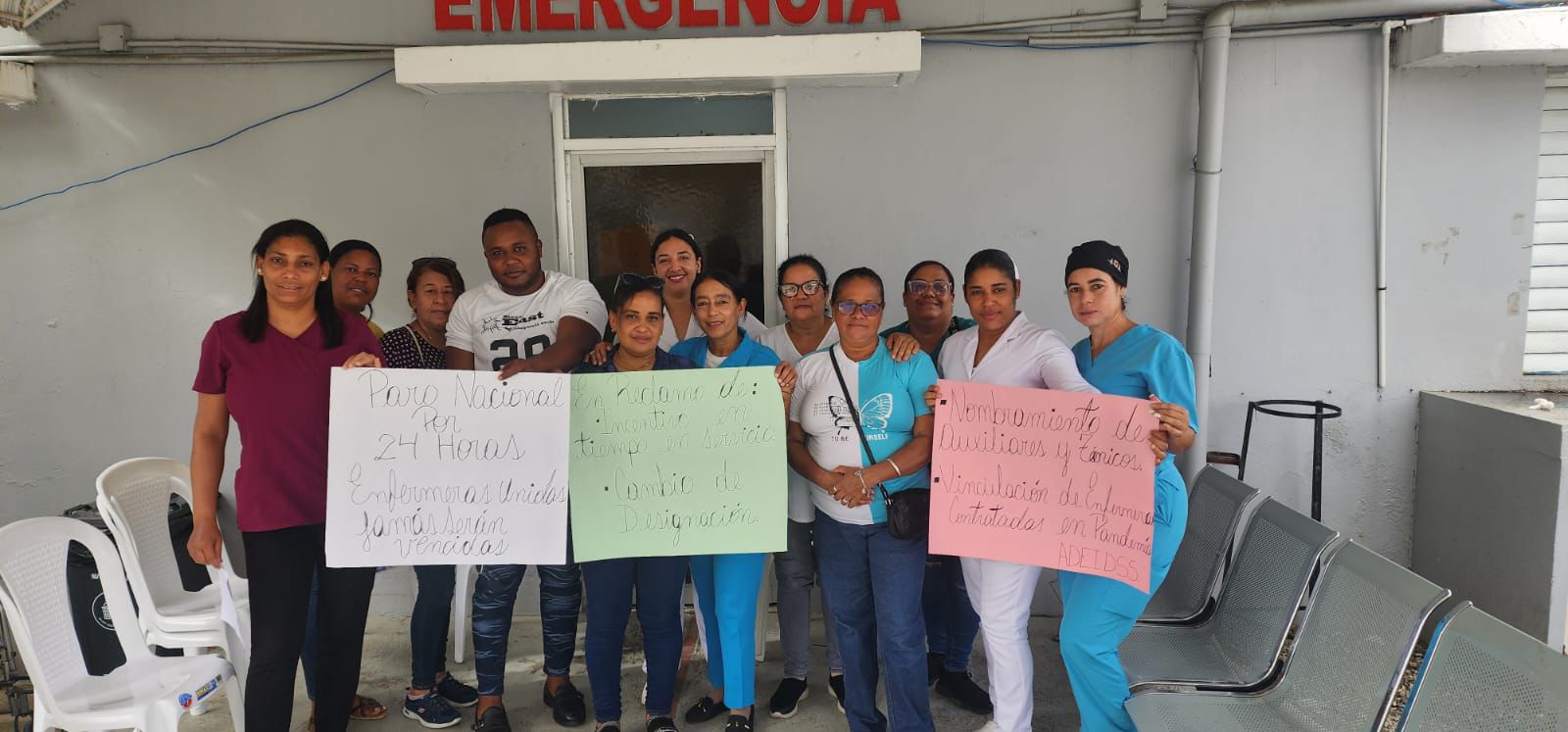 Enfermeras y personal del Seguro Social en Salcedo se declaran en huelga