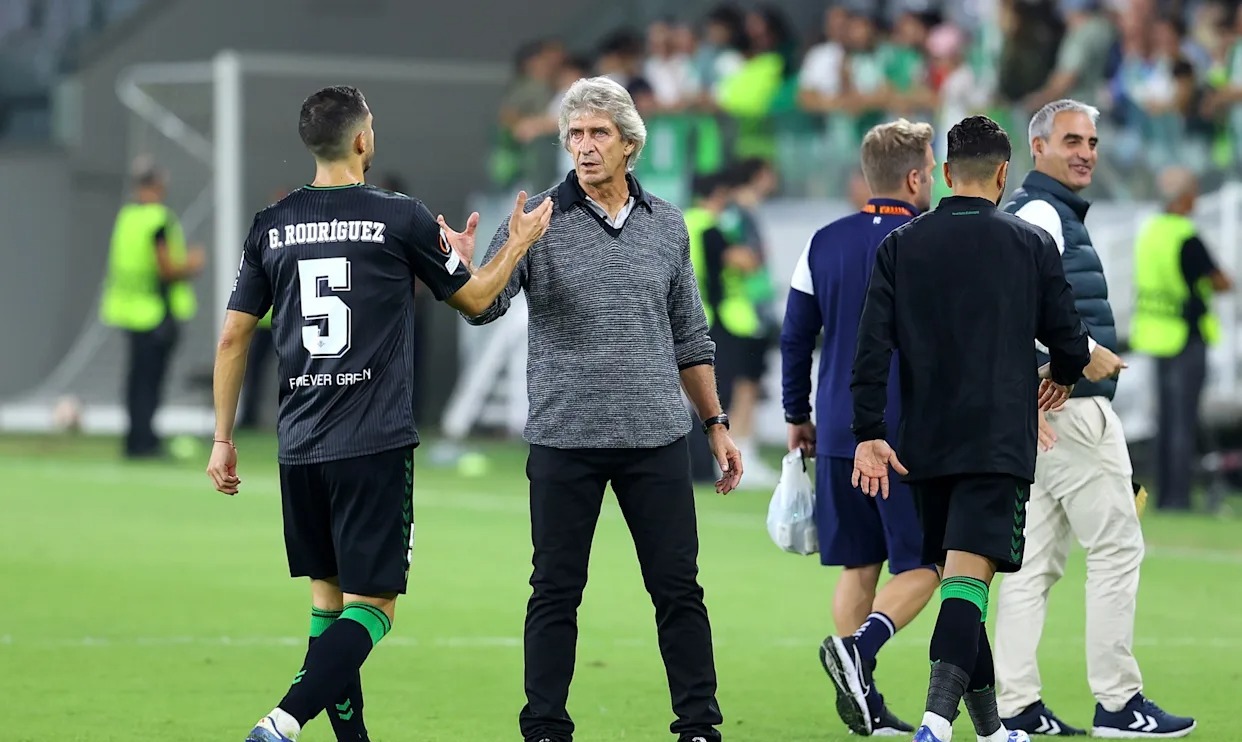 Pellegrini admite "falta alguien" en la posición de Guido, pero niega que lo haya pedido