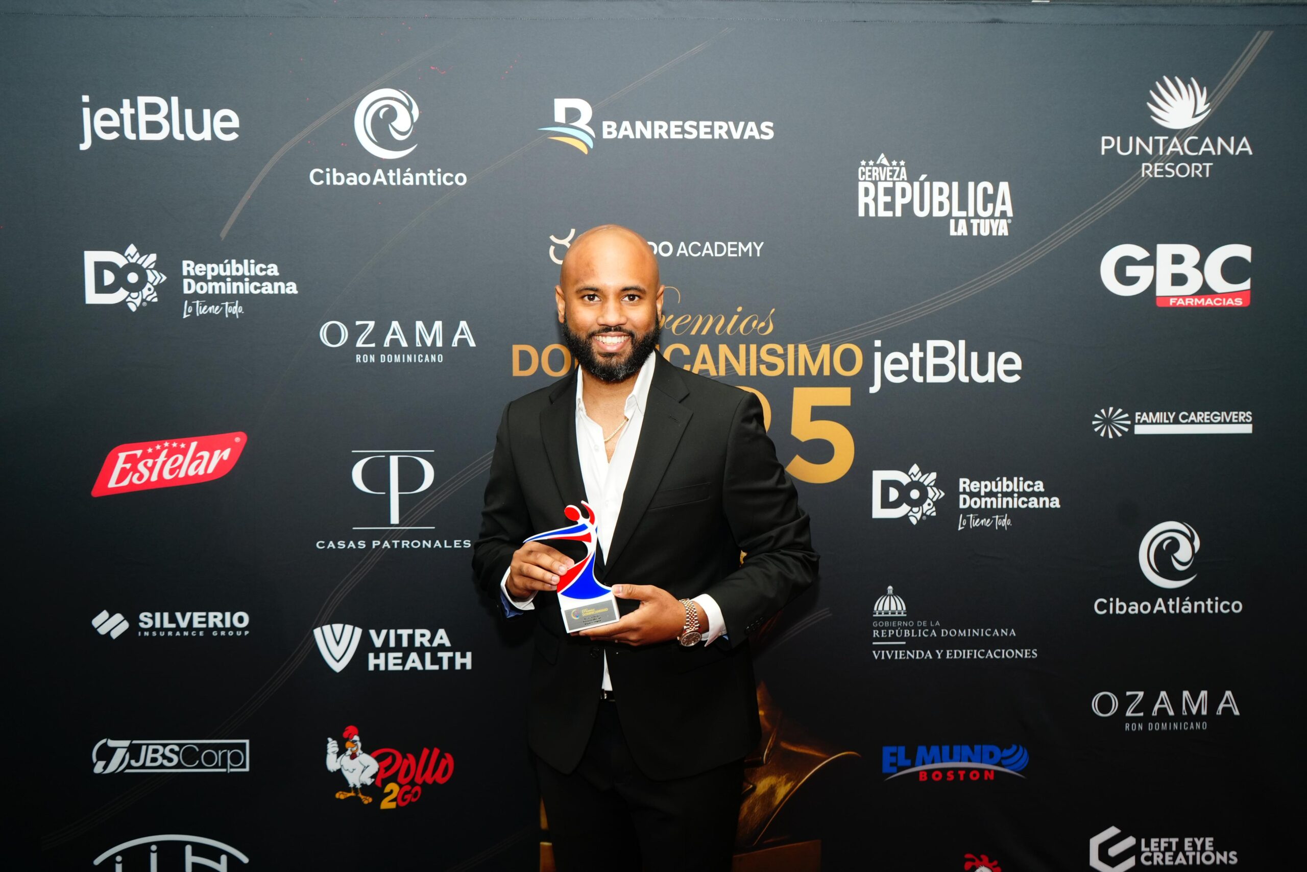 ReconocidosNet recibe el galardón “Impacto Digital” en los Premios Dominicanísimo 2025