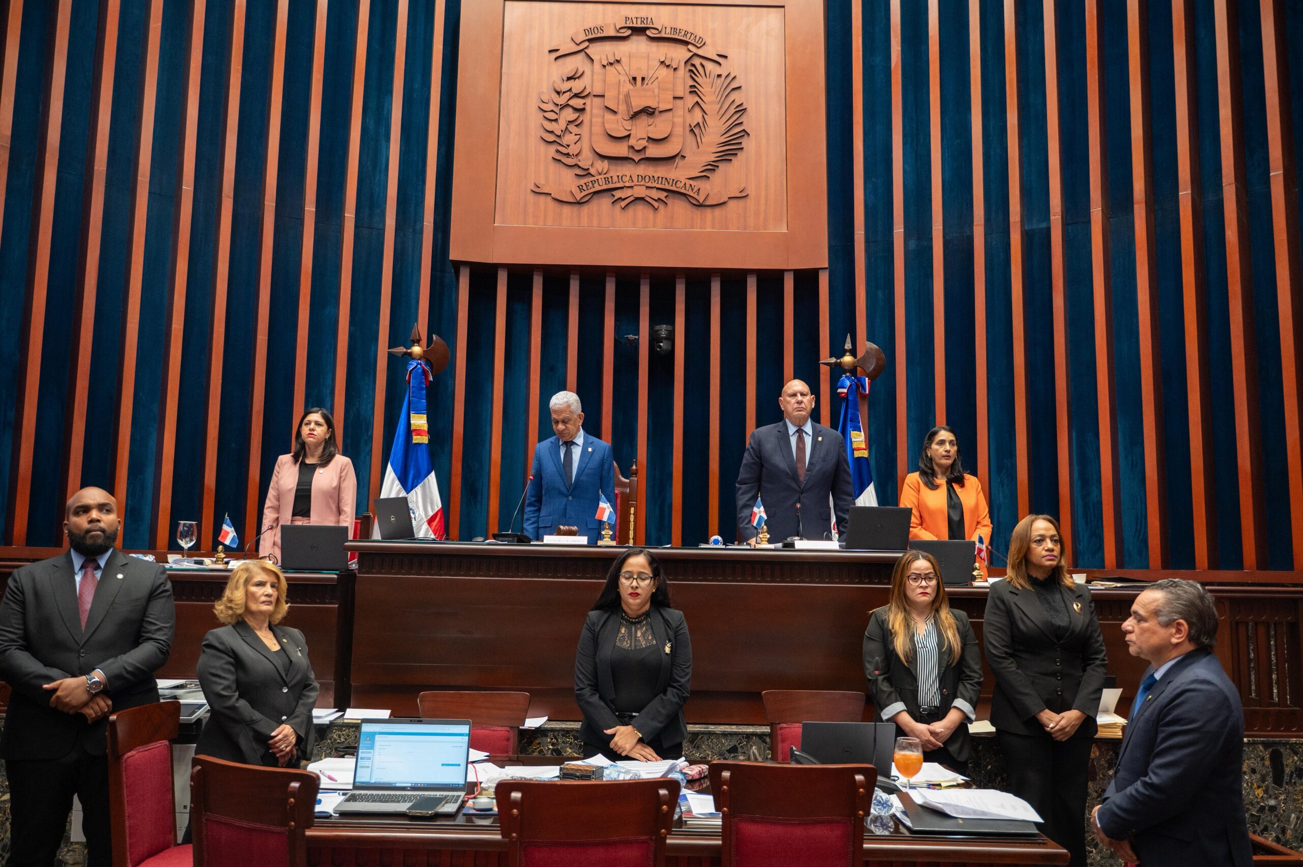 Senado aprueba ley para impulsar energías renovables y avanza en otras iniciativas legislativas