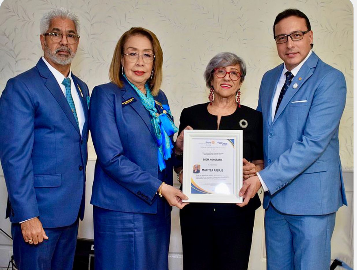 La Gobernadora Distrital de Rotary, Olga V. Acosta Sena, visita el Rotary Club Santo Domingo Mirador
