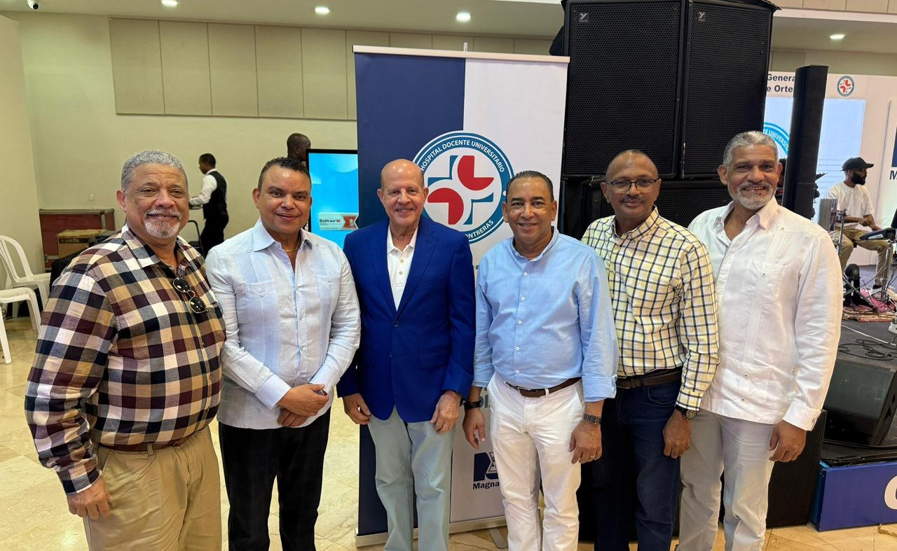 Celebran primer encuentro de generaciones de egresados de ortopedia del Hospital Dr. Darío Contreras