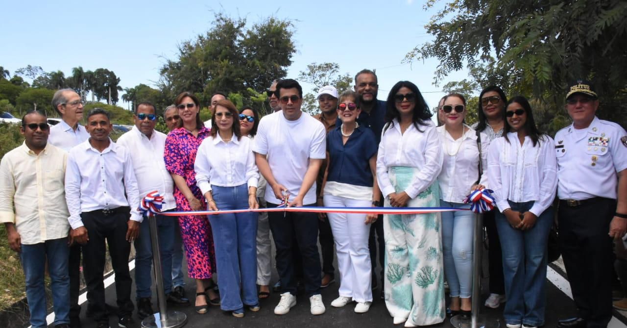 Collado entrega asfaltado de calles en Valedor y anuncia segunda etapa