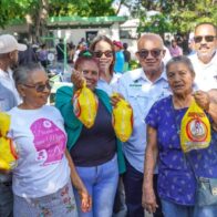 Sanjuaneros aprovechan pollos a RD$200 durante lanzamiento del programa “Inespre en la Provincia” en San Juan