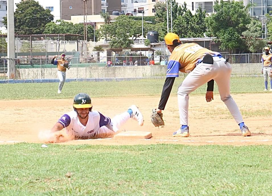 Pucmm domina jornada torneo de Béisbol Universitario