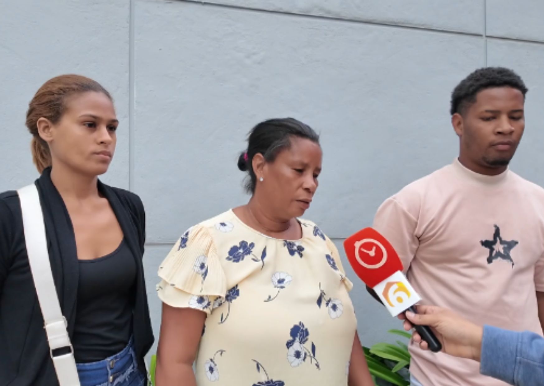 Madre denuncia asesinato de su hijo en Brisas del Este y asegura que recibe amenazas de los acusados