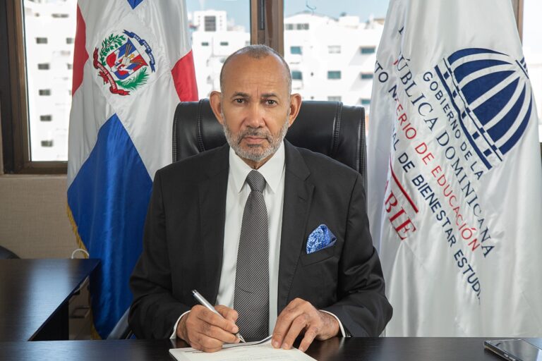 Víctor Castro: "En INABIE alerté a Pro‑Competencia sobre indicios de colusión en licitaciones del almuerzo escolar"