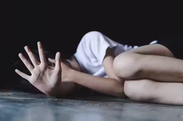 Joven violada por grupo de hombre: “Fue solo cinco meses después, al ver el video en internet, que supe lo que me habían hecho”