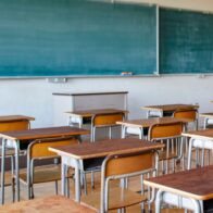 Baja asistencia y quejas por retrasos en entrega de utilería marcan primera semana del año escolar