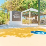 Residentes de Costa Caribe apelarán sentencia que autoriza construcción de cabaña junto a parque infantil