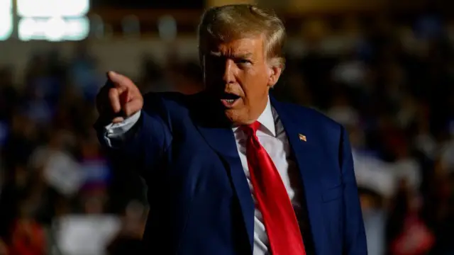 Trump demanda a Boston y su alcaldesa por políticas de refugio para inmigrantes