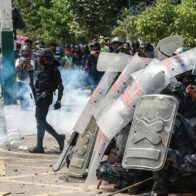 Nepal eleva a 25 los muertos en las protestas mientras presos huyen de varias cárceles