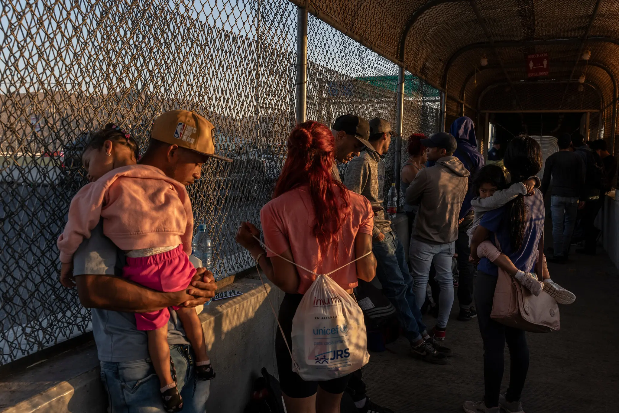 Venezuela recibe a 3 niños migrantes que denunciaba como "secuestrados" por EE.UU.