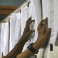 Al menos un fallecido y 38 desaparecidos tras el colapso de un internado en Indonesia