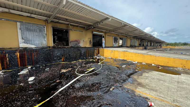 Comerciantes del Merca SD denuncian abandono de la nave F-1 tras incendio