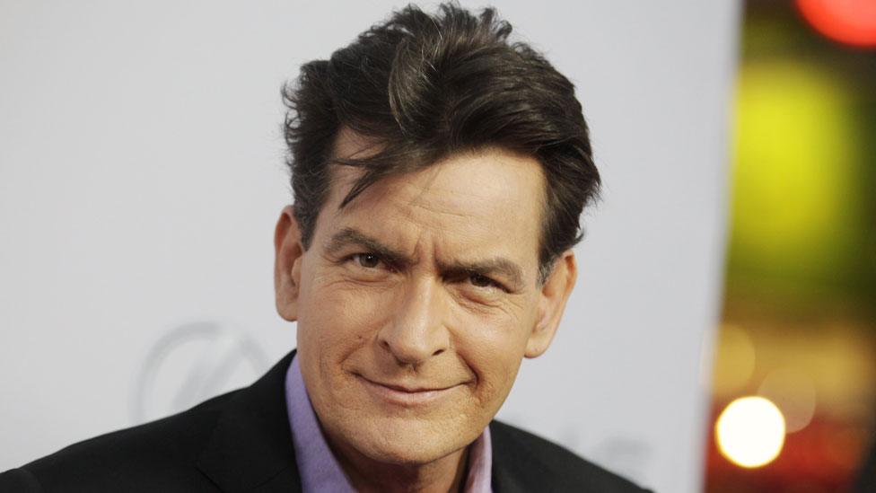 Charlie Sheen revela sobredosis, adicciones y relaciones sexuales con hombres en su documental