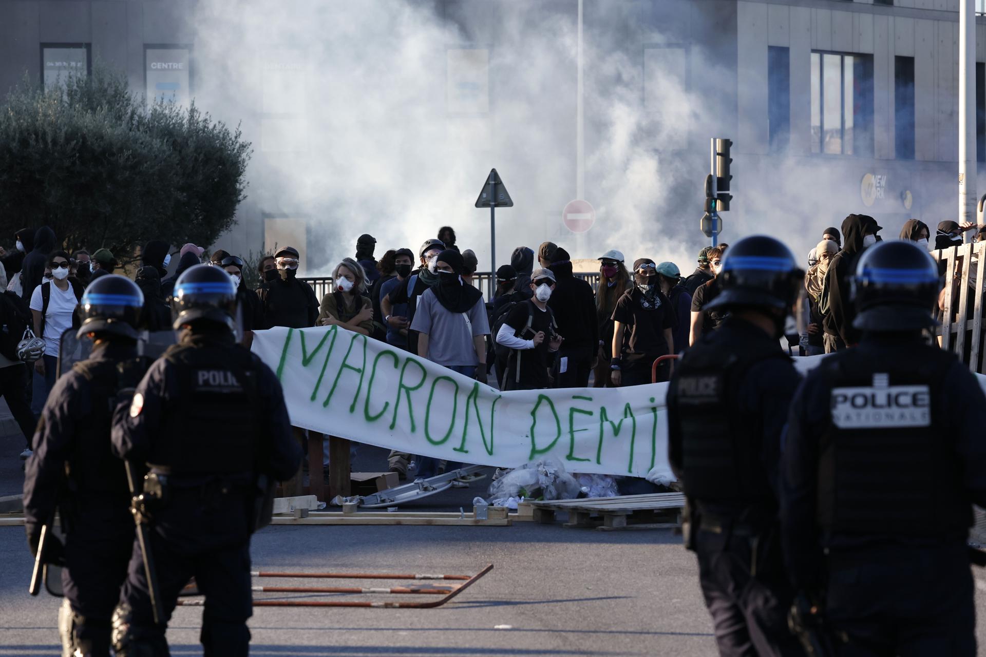 Cerca de 200 detenidos a media mañana en Francia en las protestas para bloquear el país